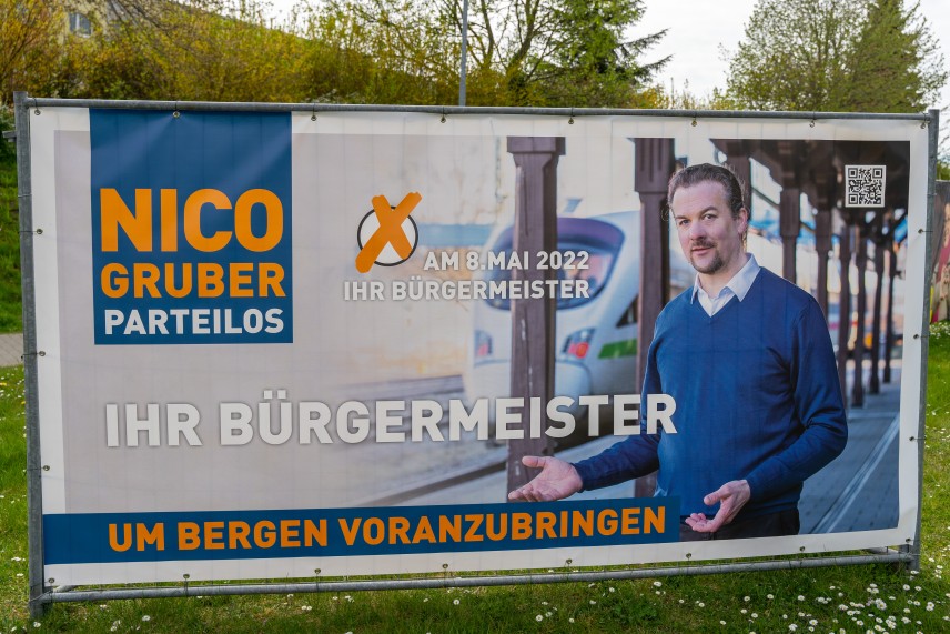 Bauzaun Ihr Bürgermeister um Bergen voranzubringen.