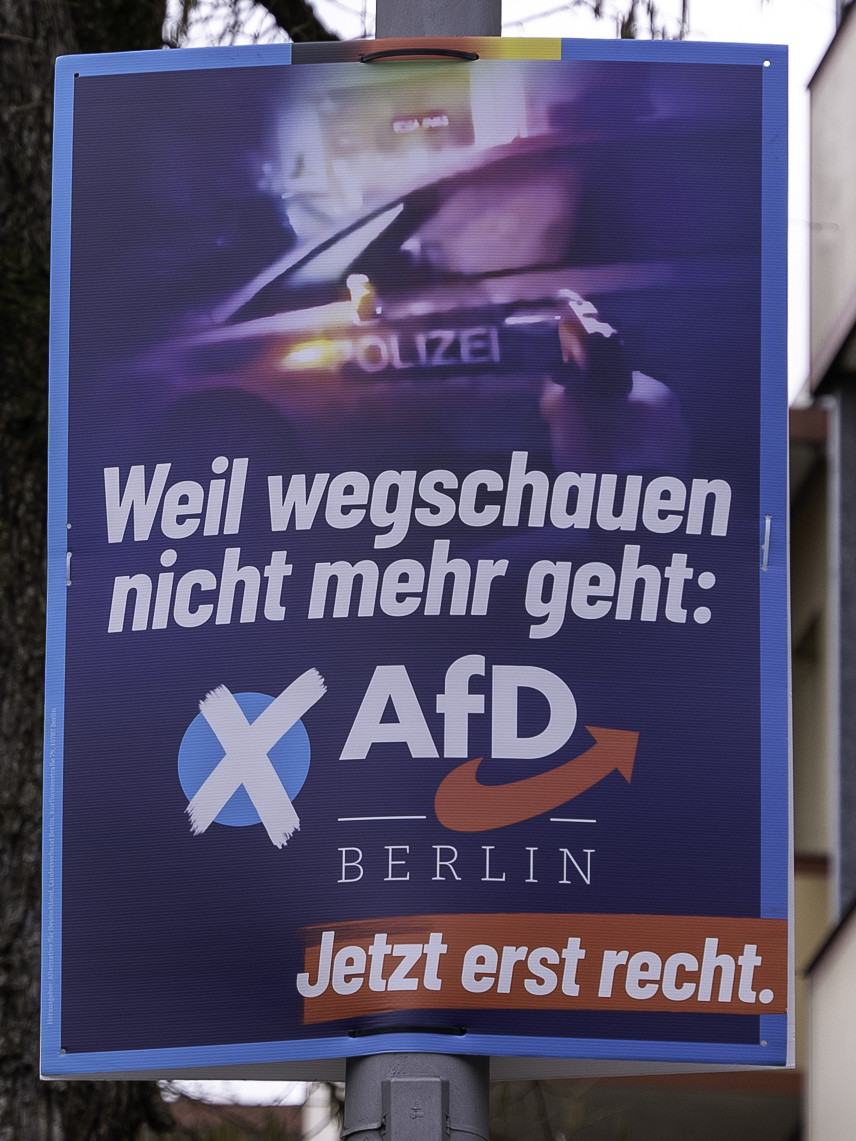 Themenplakat Weil wegschauen nicht mehr geht.