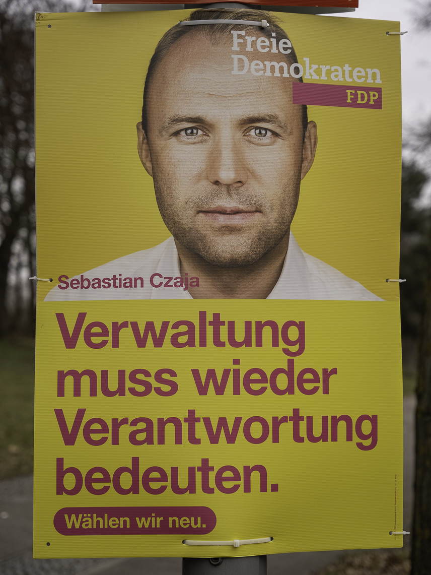 Themenplakat Verwaltung muss wieder Verantwortung bedeuten.