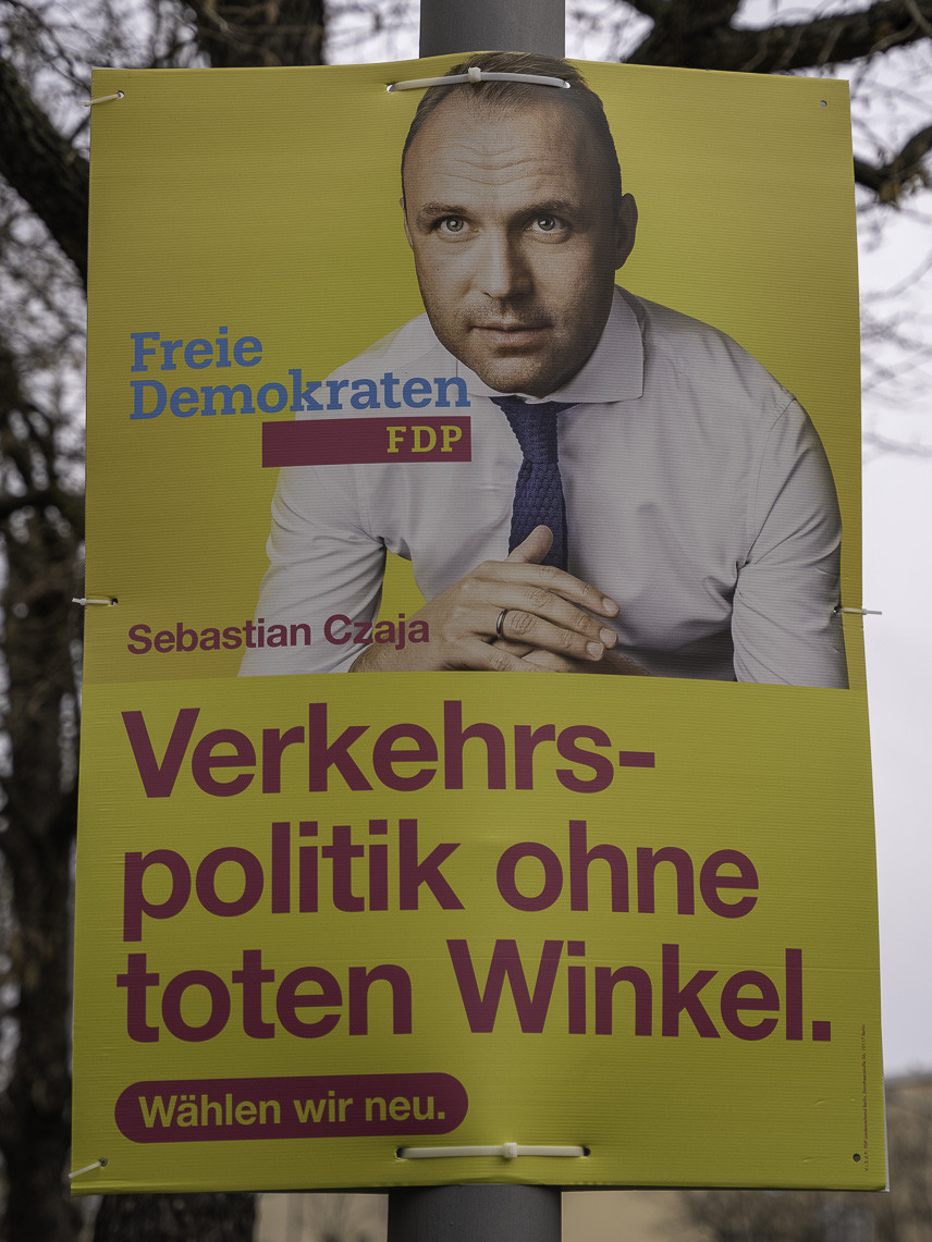 Themenplakat Verkehrspolitik ohne toten Winkel.