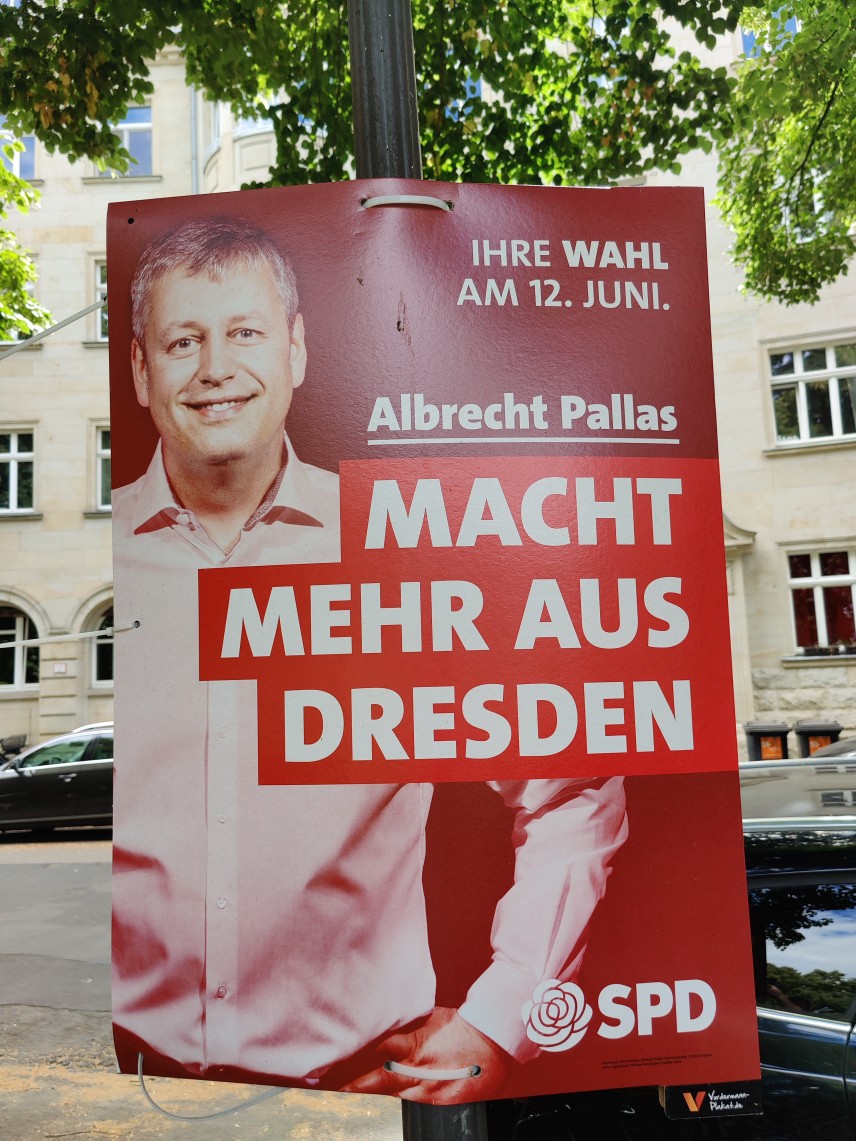 Kandidierendenplakat Albrecht Pallas: Macht mehr aus Dresden.