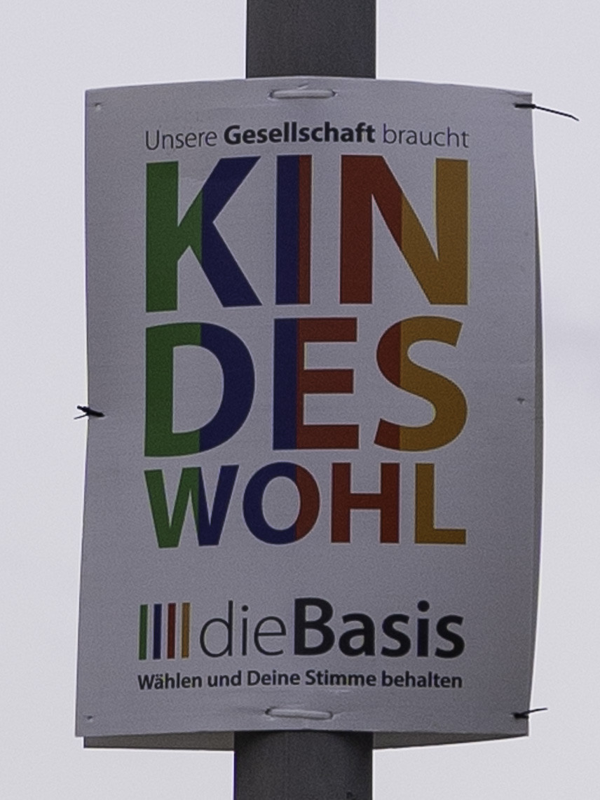 Themenplakat Unsere Gesellschaft braucht Kindeswohl