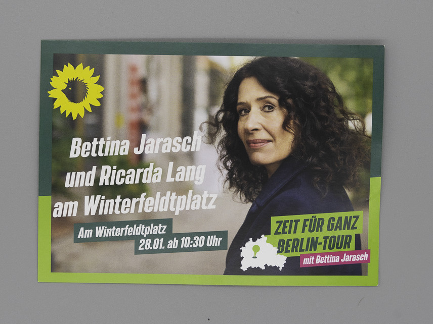 Flyer Bettina Jarasch und Ricarda Lang am Winterfeldtplatz