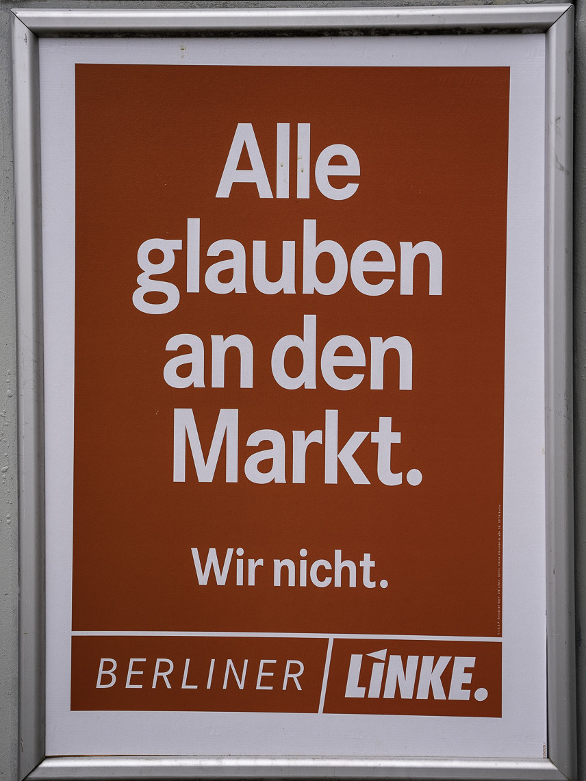 Themenplakat Alle glauben an den Markt. Wir nicht.