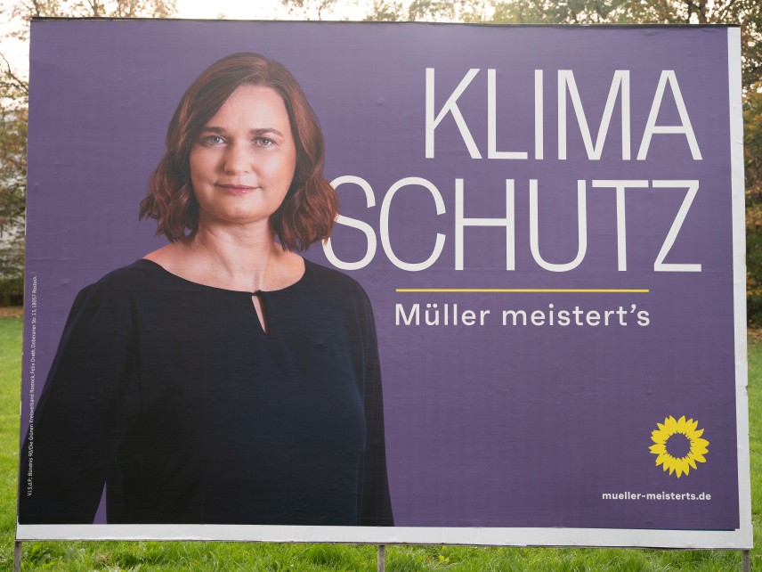 Großaufsteller Klimaschutz. Müller meistert's.