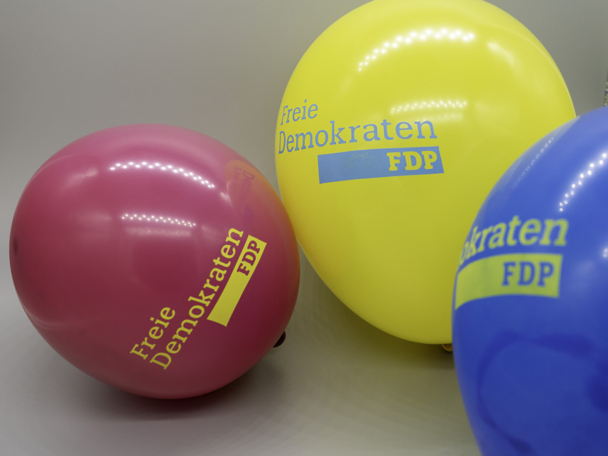 Give Away FDP Luftballons.