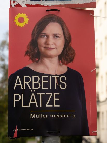 Kandidierendenplakat Arbeitsplätze. Müller meistert's.