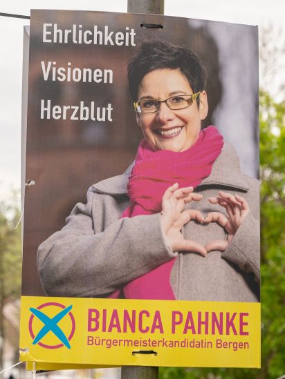 Kandidierendenplakat Ehrlichkeit, Visionen, Herzblut.