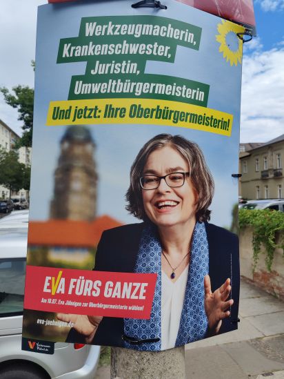 Kandidierendenplakat Werkzeugmacherin, Krankenschwester, Juristin, Umweltbürgermeisterin. Und jetzt: Oberbürgermeisterin!