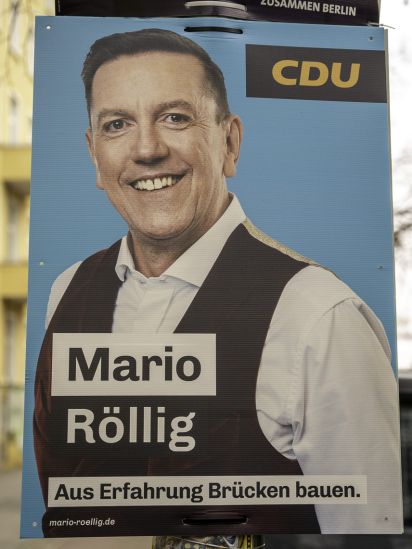 Kandidierendenplakat Mario Röllig. Aus Erfahrung Brücken bauen.