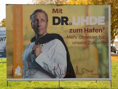 Großaufsteller Mit Dr Uhde zum Hafen hoch 7. Mehr Chancen für unsere Zukunft.