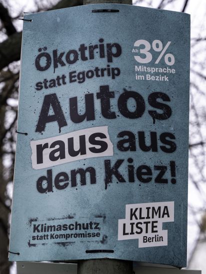 Themenplakat Ökotrip statt Egotrip. Autos raus aus dem Kiez!