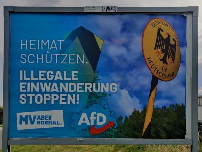 Großaufsteller Heimat schützen. Illegale Einwanderung stoppen!