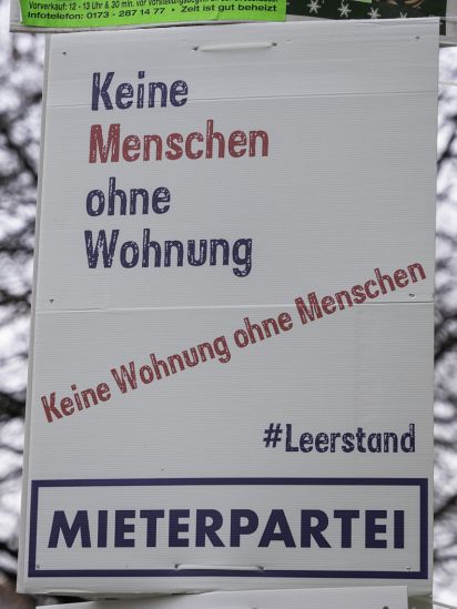 Themenplakat Keine Menschen ohne Wohnung. Keine Wohnung ohne Menschen. #Leerstand