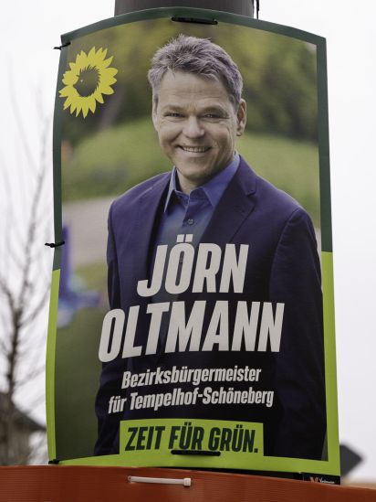 Kandidierendenplakat Jörn Oltmann. Bezirksbürgermeister für Tempelhof-Schöneberg.