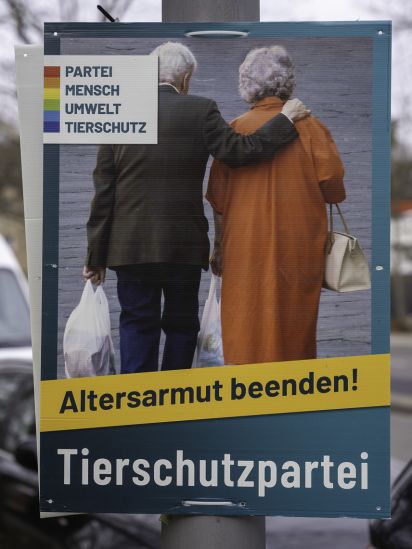 Themenplakat Altersarmut beenden!