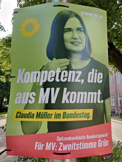 Kandidierendenplakat Kompetenz, die aus MV kommt.